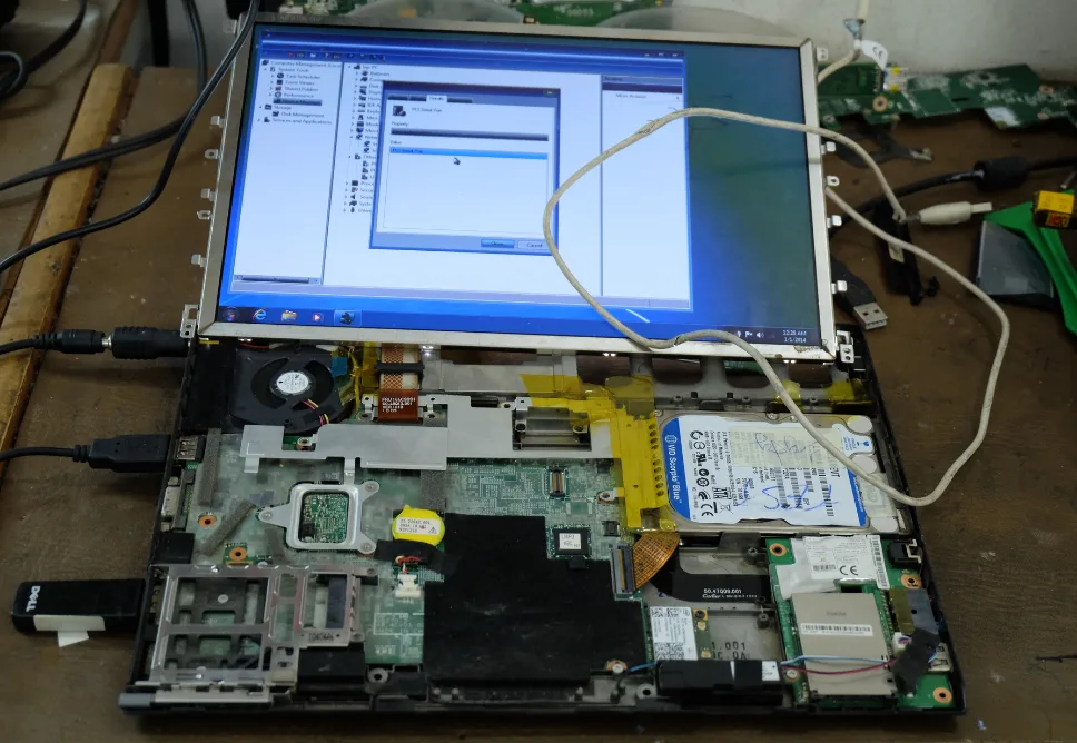 Địa Chỉ Sửa Laptop Bị Sọc Màn Hình Quận 12 Gần Đây