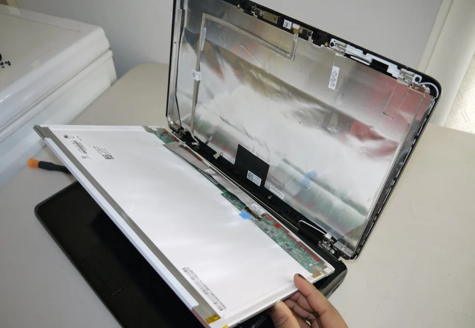 Sửa Laptop Bị Sọc Màn Hình Phường An Phú Đông - Quận 12 Cũ | Giá Rẻ