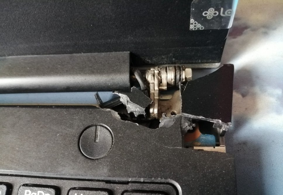 Địa Chỉ Thay Bản Lề Laptop Quận Tân Phú Giá Rẻ