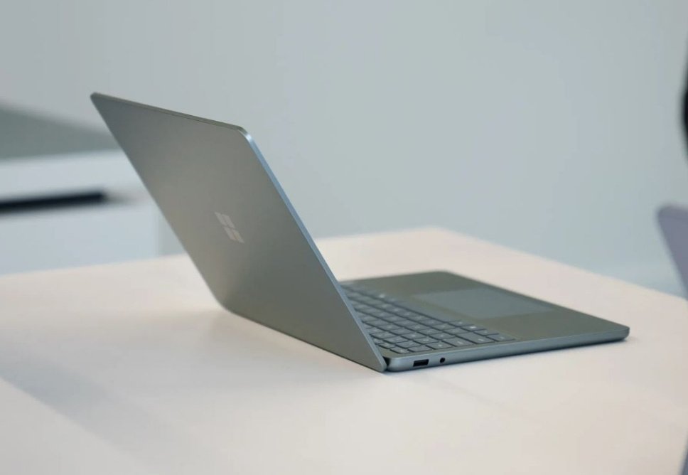 Địa Chỉ Thay Vỏ Surface Quận Tân Bình Giá Rẻ