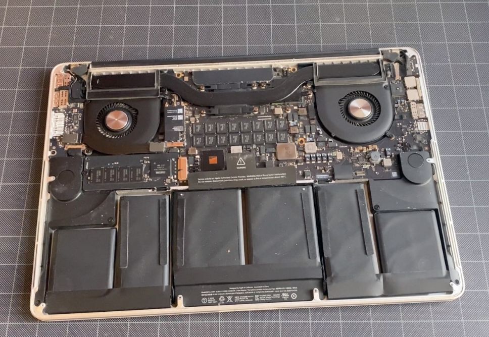 Địa Chỉ Thay Pin Macbook Quận Tân Phú Gần Đây