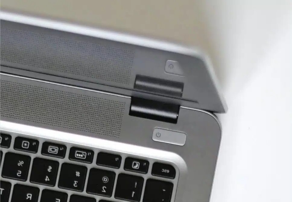 Địa Chỉ Thay Bản Lề Macbook Quận 7 Uy Tín