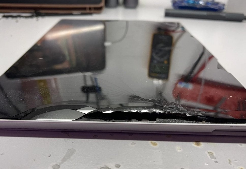 Địa Chỉ Thay Màn Hình Surface Lấy Liền Ở TPHCM