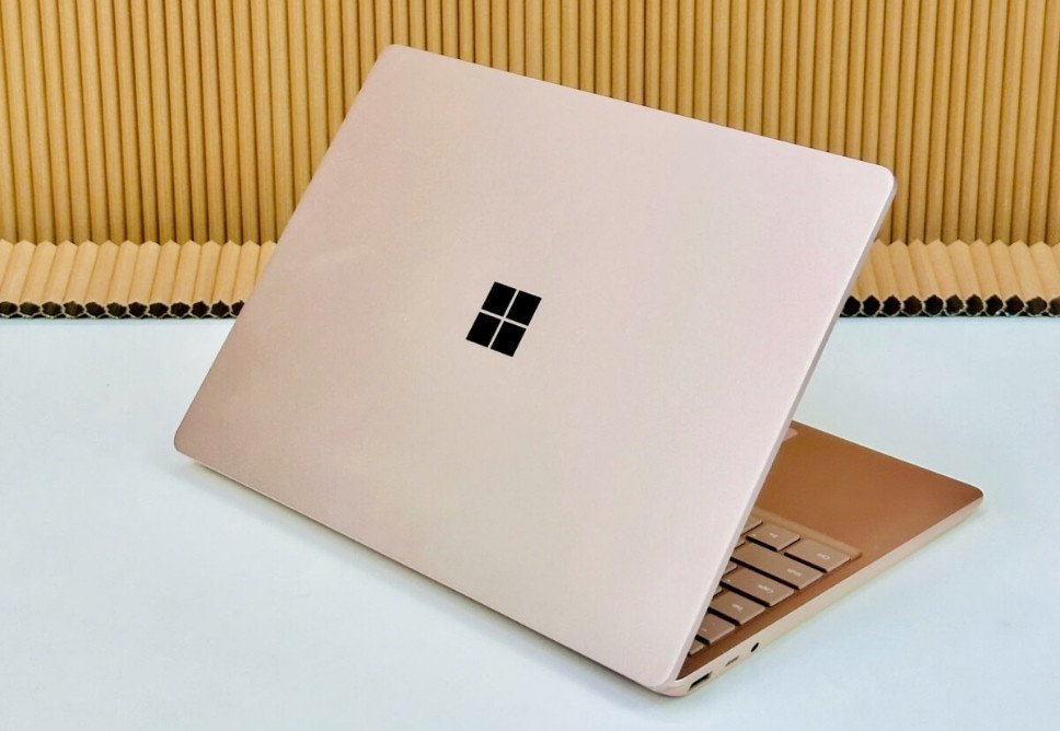 Địa Chỉ Thay Vỏ Surface Gần Đây Ở TPHCM