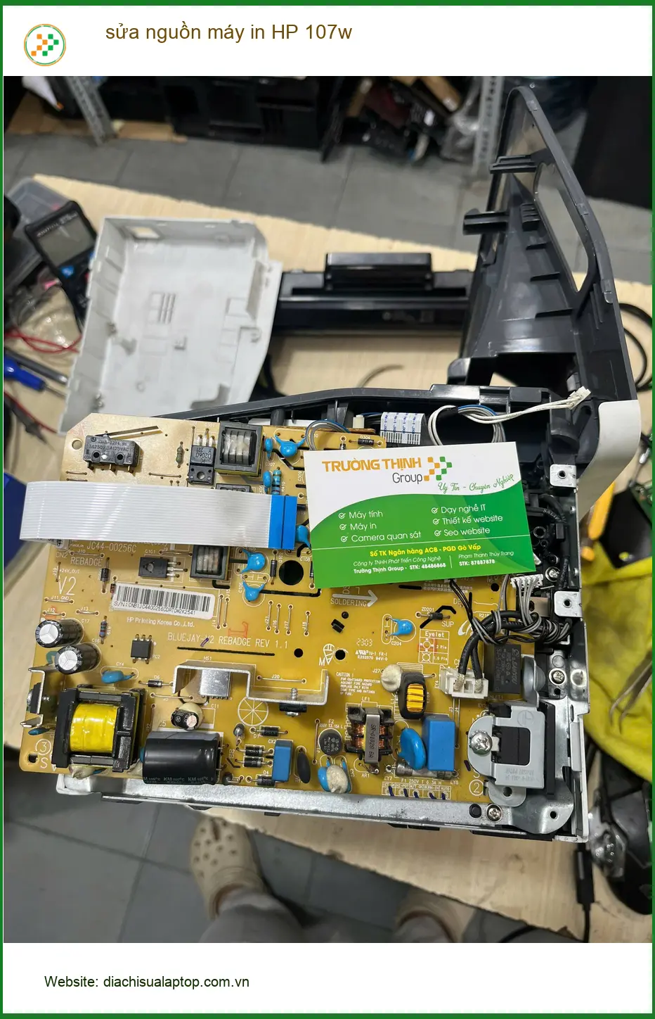 Cô Mai kinh doanh online gặp sự cố - Dịch vụ sửa nguồn máy in HP 107w Quận Bình Thạnh uy tín ảnh thực tế 1