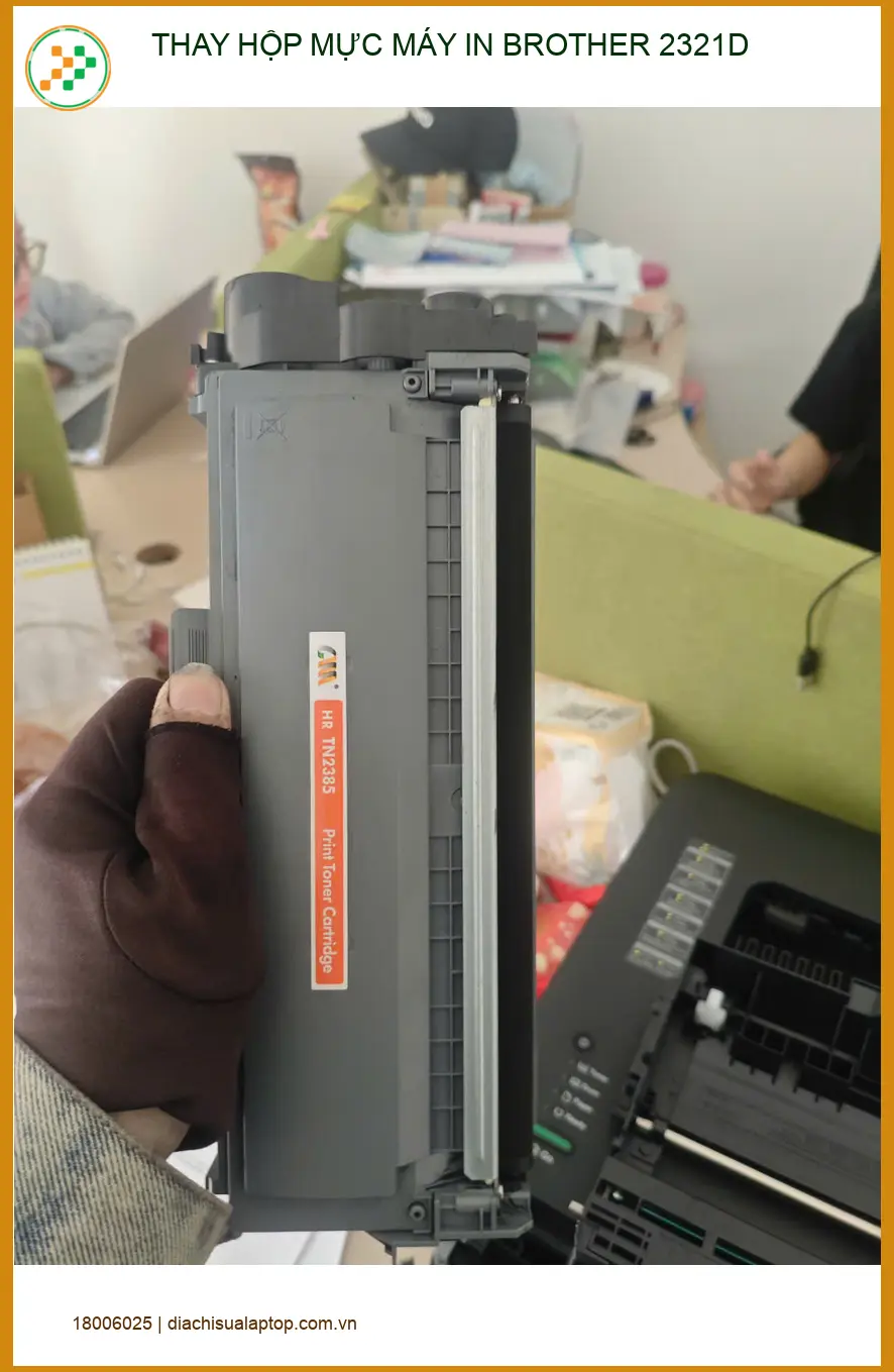 Cô Mai giáo viên cần thay hộp mực máy in Brother 2321D Quận Tân Bình ảnh thực tế 1